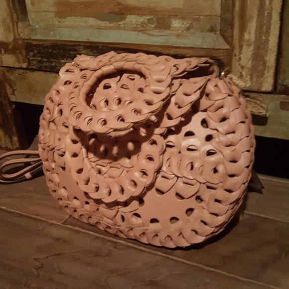 Patricia Nash Handbags - Patricia Nash Chainlink Tucci Blush Leather Bag